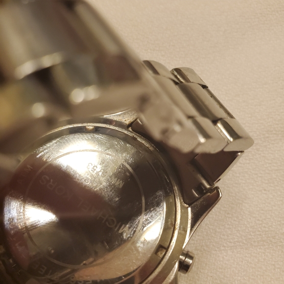 Michael Kors Watch - Picture 5 of 6